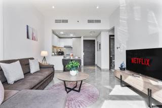 Beautiful 2BR at Majestique Residence Dubai South - 6