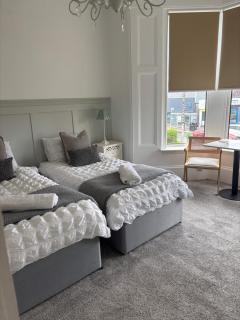 Giffnock Rooms - 8