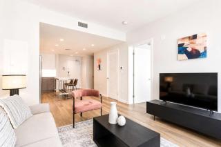 City Apt with Gym & Courtyard - 7