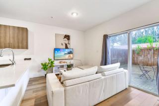 Spacious Miami Townhouse - Free Parking - 7