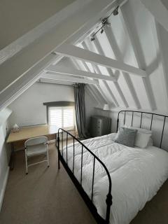 Hill House Apartment - 1