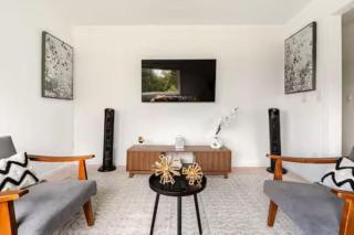 Modern 3BR Retreat - 15 Min to Airport & Downtown - Seattle - 7