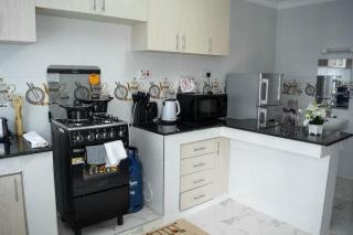 GoldencwAirbnb - 6