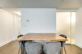Luxury Downtown Toronto 2BR Condo Sleeps 7 Pool Spa Gym Steps to UofT Subway & Hospitals - 4