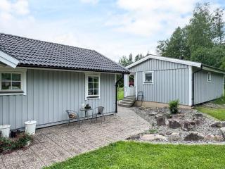 4 person holiday home in BRUNNSKOG - 7