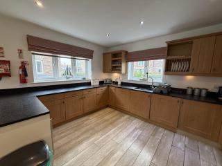 Bempton View at The Bay Filey, sleeps 10, and 2 dogs welcome for free too! - 6