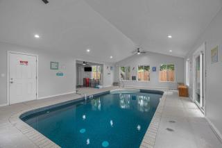 3BR Home Indoor Pool Hot Tub Dog Friendly - 8