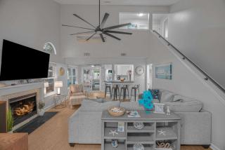 3BR Home Indoor Pool Hot Tub Dog Friendly - 1