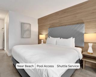 Modern King Suite at Ocean Blvd - 0