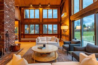 Lakeville Lodge - Family Friendly Home with Pool & Hot Tub - 9