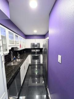 Spacious Austin Retreat 3BR Pool Views - 8