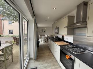 Bay Tree House - The Bay Filey, sleeps 8, 2 dogs welcome - 6