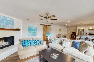 Dog-Friendly Lakefront Home with Private Sundeck - 4