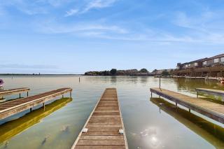 Stunning Lakefront Home on Lake LBJ with Private Balconies - Close to Yacht Club - 7