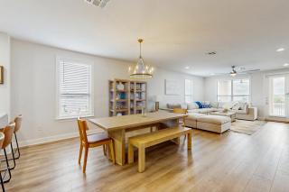 Stunning Lakefront Home on Lake LBJ with Private Balconies - Close to Yacht Club - 2