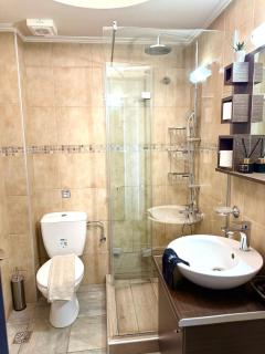 Gonis Suites - 1