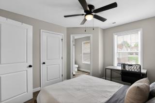 Relaxing 2BR Stay with Community Perks - 4