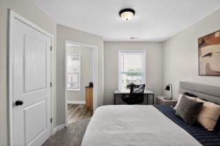 Modern 2br Townhome in Prime Location - 9