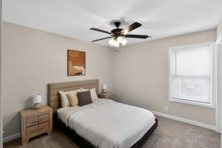 Modern 2br Townhome in Prime Location - 3