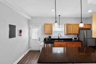 Modern 2br Townhome in Prime Location - 1