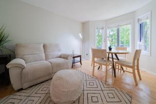 Pool, BBQ & Foosball Spacious 4BR Home - 0