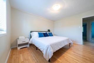 Pool, BBQ & Foosball Spacious 4BR Home - 8