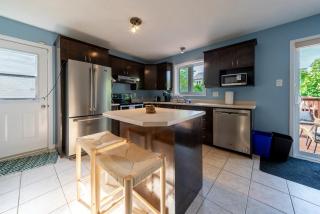Pool, BBQ & Foosball Spacious 4BR Home - 6