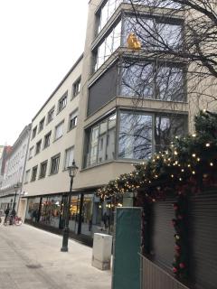 GoldenKey-Suites - Luxury Suite 'Fuggerei' - At Rathausplatz in the Heart of Augsburg - New in 2026 - Air-Conditioned - 8