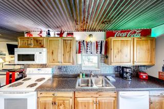 Charming Dog-Friendly Lakefront Home with Lake View, Dock, & Washer/Dryer - 4