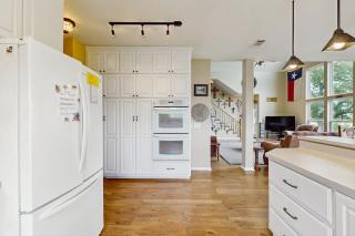 Waterfront Home with Kayak, View, Fire Pit & WiFi - Dog-Friendly - 5
