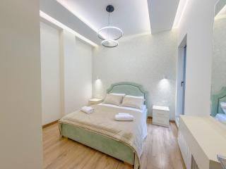 Quiet Oasis near Center Garden and Free Parking 3 - 4