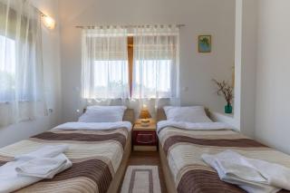 Holiday House Irina G - Pool Private - 2