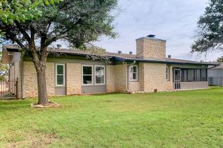 Peaceful Mid-Century Escape with Screened Porch & Lake Access - 0