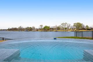 Lakefront House with Pool, Kayaks, Ping-Pong, Gas Grill, & Paddle Boards - 9