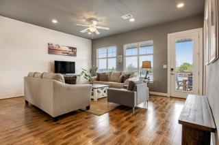 Lakefront House with Pool, Kayaks, Ping-Pong, Gas Grill, & Paddle Boards - 4