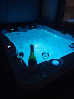 Luxury Airport Residence - Private Jacuzzi&Terrace - 2