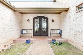 Natural Cliffside Oasis with Impressive Views, Gas Fireplace and Dock - 9