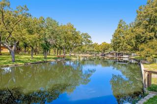 Lakefront Dog-Friendly Home with Kayaks, SUP's, Huge Screened Porch - Burnet - 7