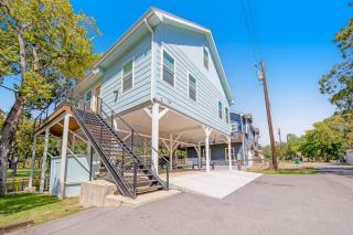 Lakefront Dog-Friendly Home with Kayaks, SUP's, Huge Screened Porch - 8