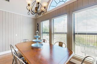 Spacious Lakefront Hideaway with Decks, Grill, Billiards, Tennis & Pool - 4