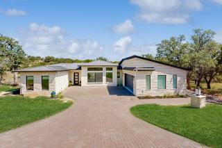 Luxury Hill Country Home in Horseshoe Bay Near Lake LBJ & Golfing with Game Room - 9