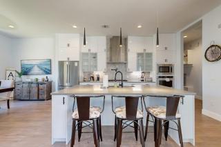 Luxury Hill Country Home in Horseshoe Bay Near Lake LBJ & Golfing with Game Room - 5