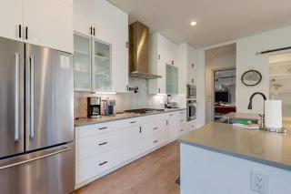 Luxury Hill Country Home in Horseshoe Bay Near Lake LBJ & Golfing with Game Room - 4