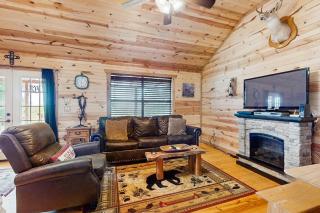 Dog-Friendly Gem on 11 Acres with Valley Views, Deck, Gas Grill, Fireplace - 6