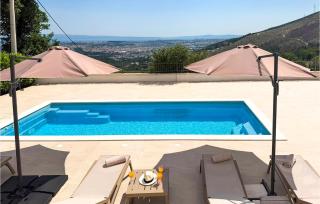 Stunning Home In Solin With Private Swimming Pool, Can Be Inside Or Outside - 4