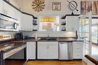 Ranch Home with Hot Tub on 7 Secluded Acres - Minutes to Downtown Fredericksburg - 1