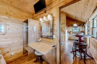 Amazing Hill Country Cabin with Canyon Views, Furnished Deck, Grill, & AC - 3