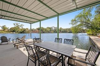 Two-Story Waterfront Retreat with Boat Dock, Two Firepits & Two Kayaks - 7