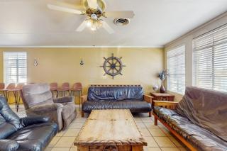 Lakefront Home with Dock, Patio, Kayaks, & Central AC - Dog-Friendly - 8