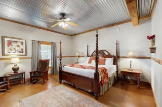Five Dog-Friendly Suites on Hwy 290 Wine Trail - 4